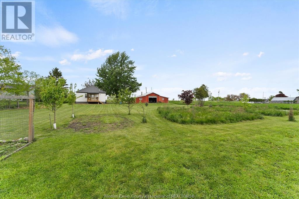 Photo 6 of 1722 Mersea Rd D, Leamington ON
