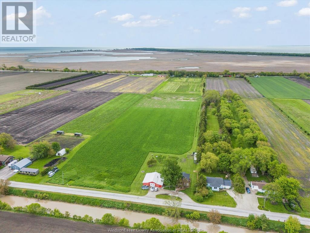Photo 2 of 1722 Mersea Rd D, Leamington ON