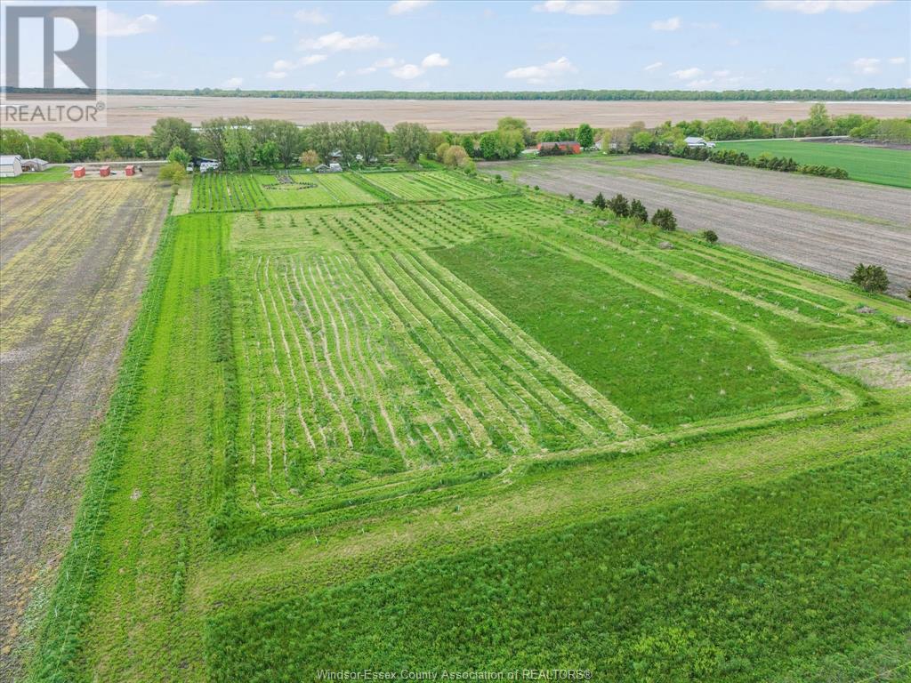 Photo 35 of 1722 Mersea Rd D, Leamington ON