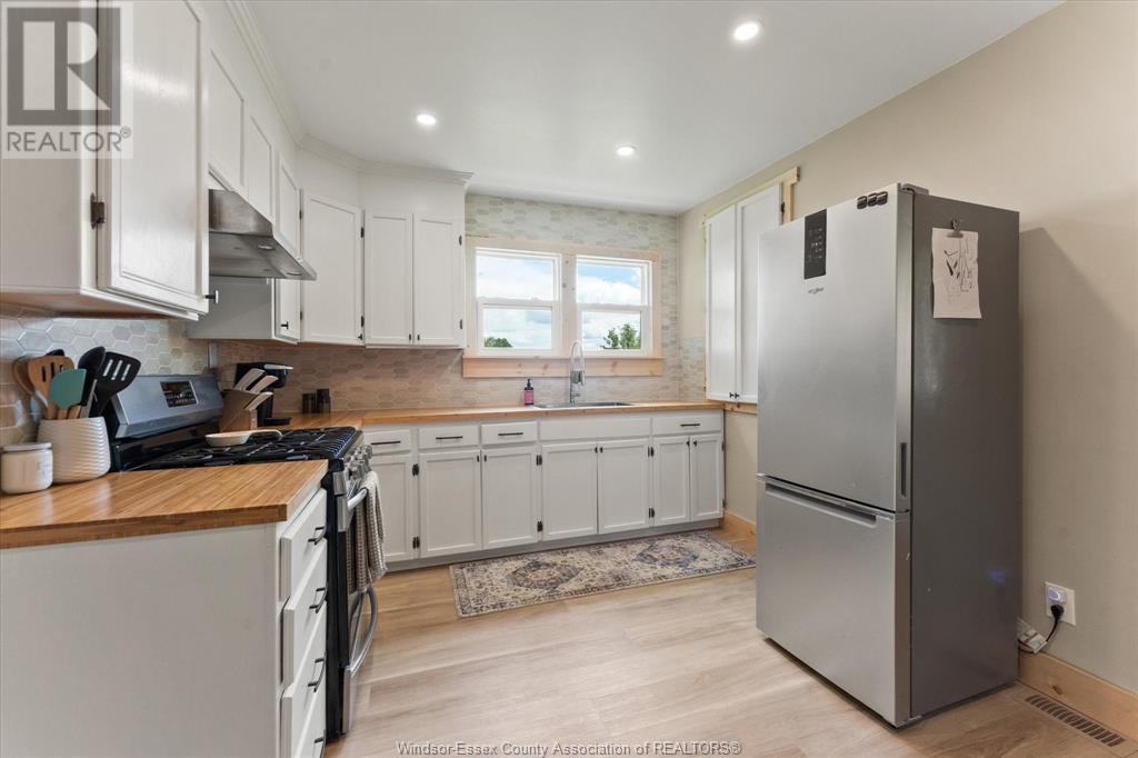 Photo 17 of 1722 Mersea Rd D, Leamington ON