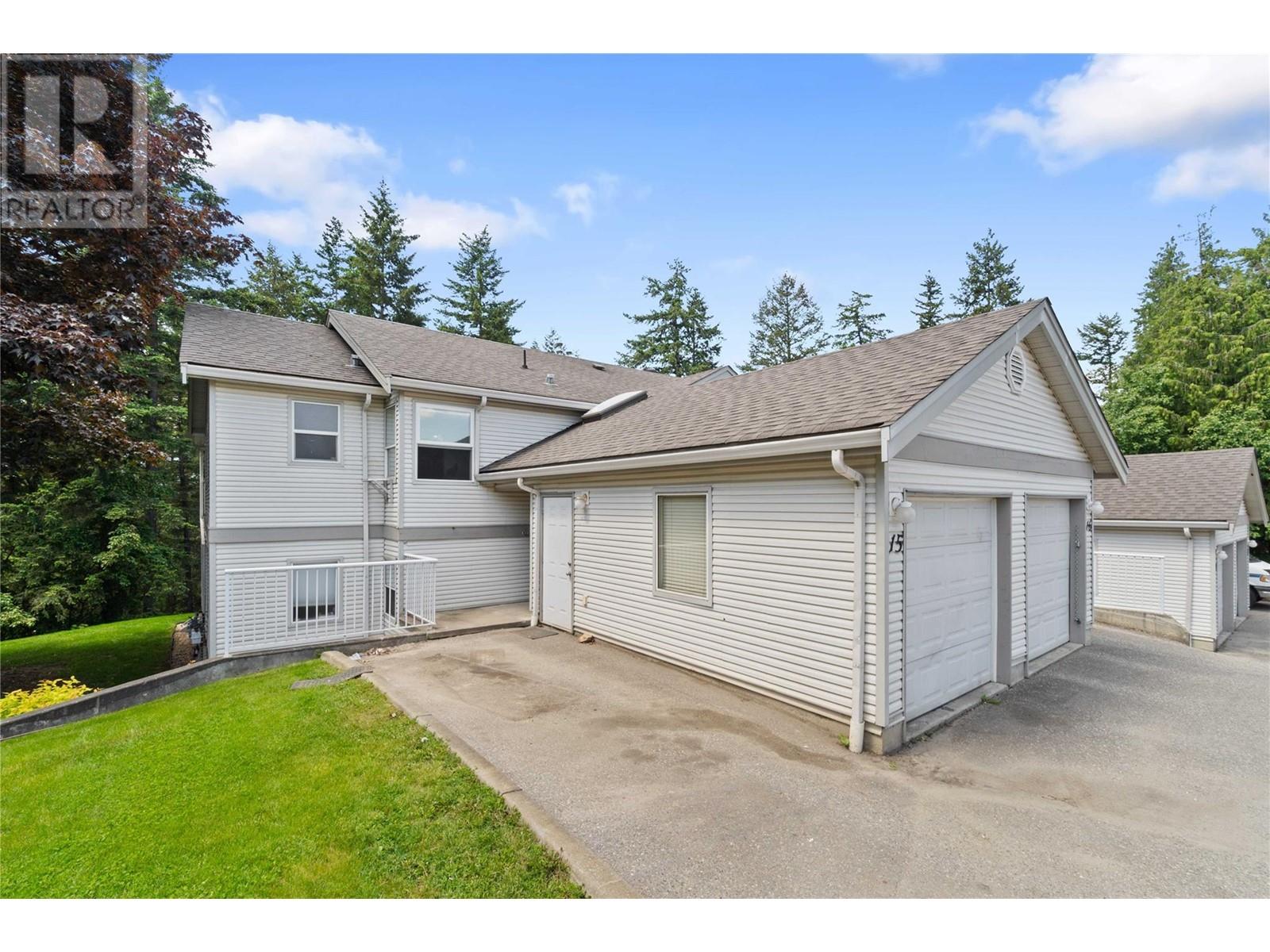 15 171 17th Street Southeast, Salmon Arm