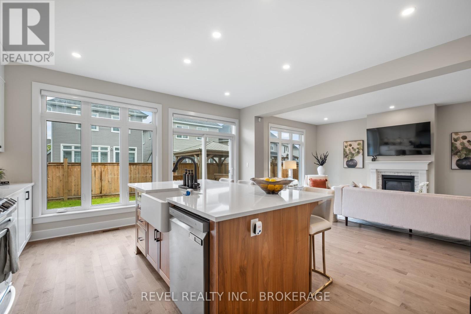 Photo 17 of 709 Riverview Way, Kingston ON