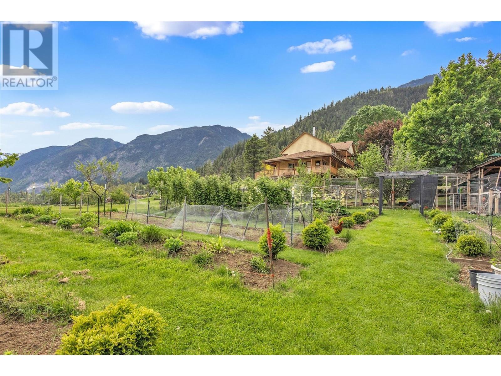 9100 Texas Creek Road, Lillooet