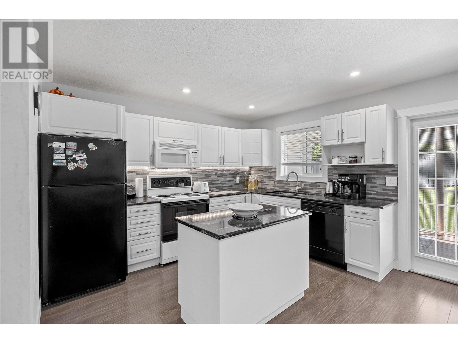  135 Almond Court, Kelowna