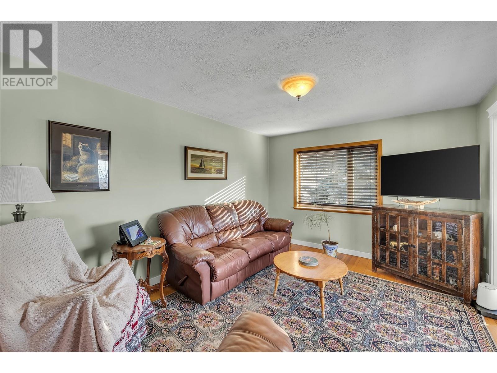  1155 Mckenzie Road, Kelowna