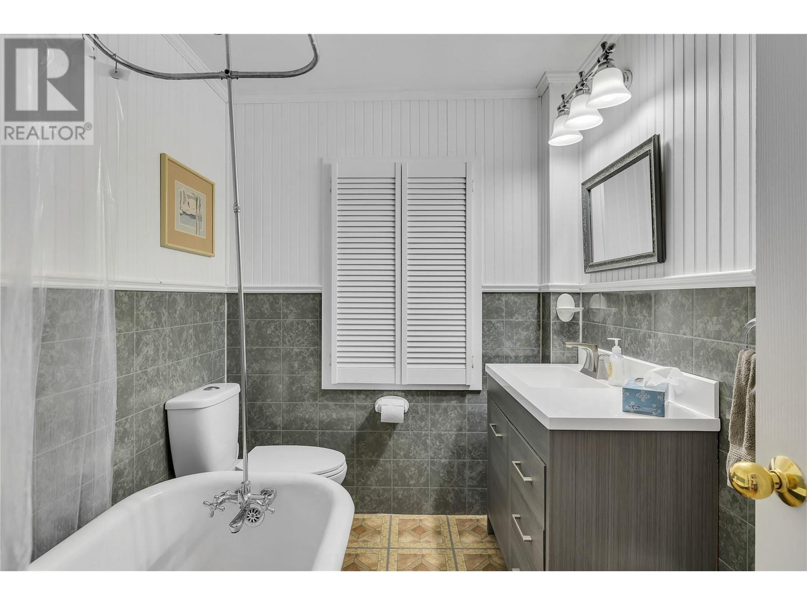  1155 Mckenzie Road, Kelowna