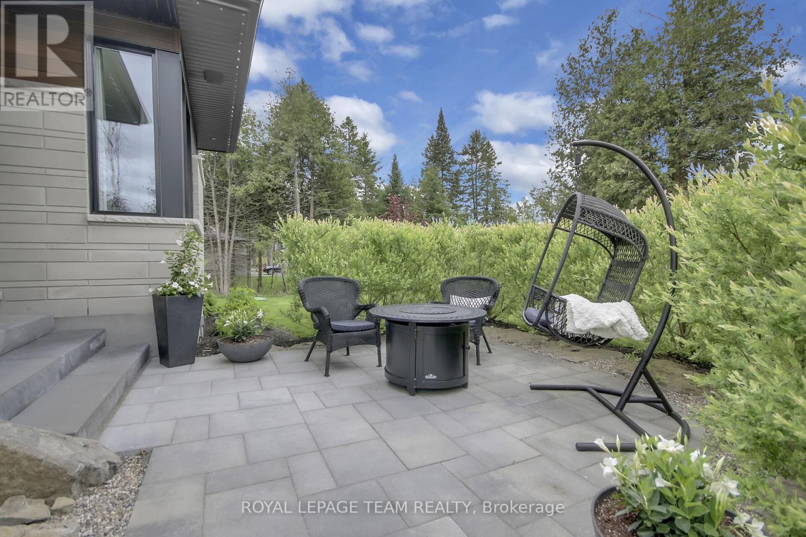 Large interlock patio and private sitting atrea!