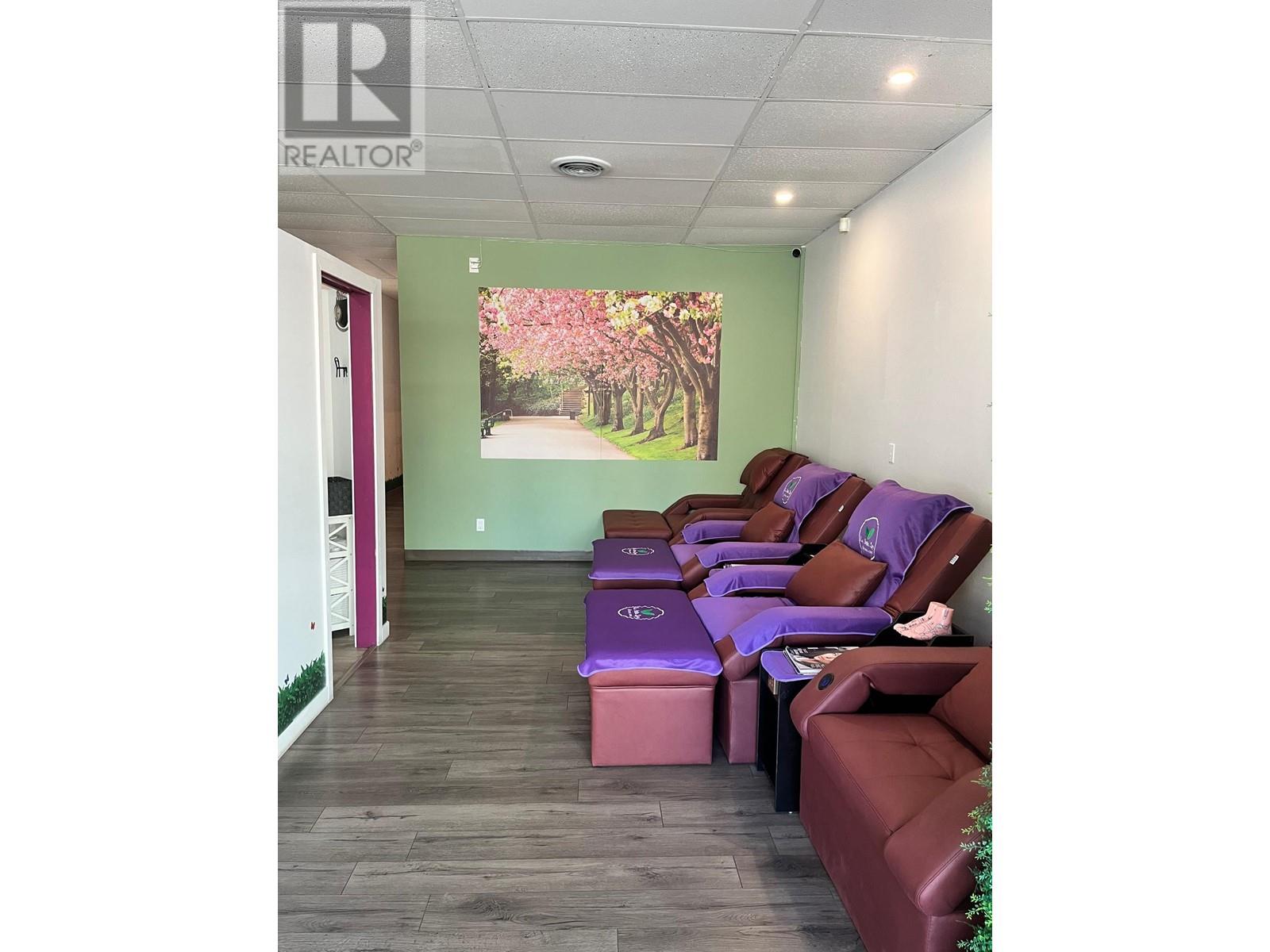 1 1890 Cooper Road, Kelowna