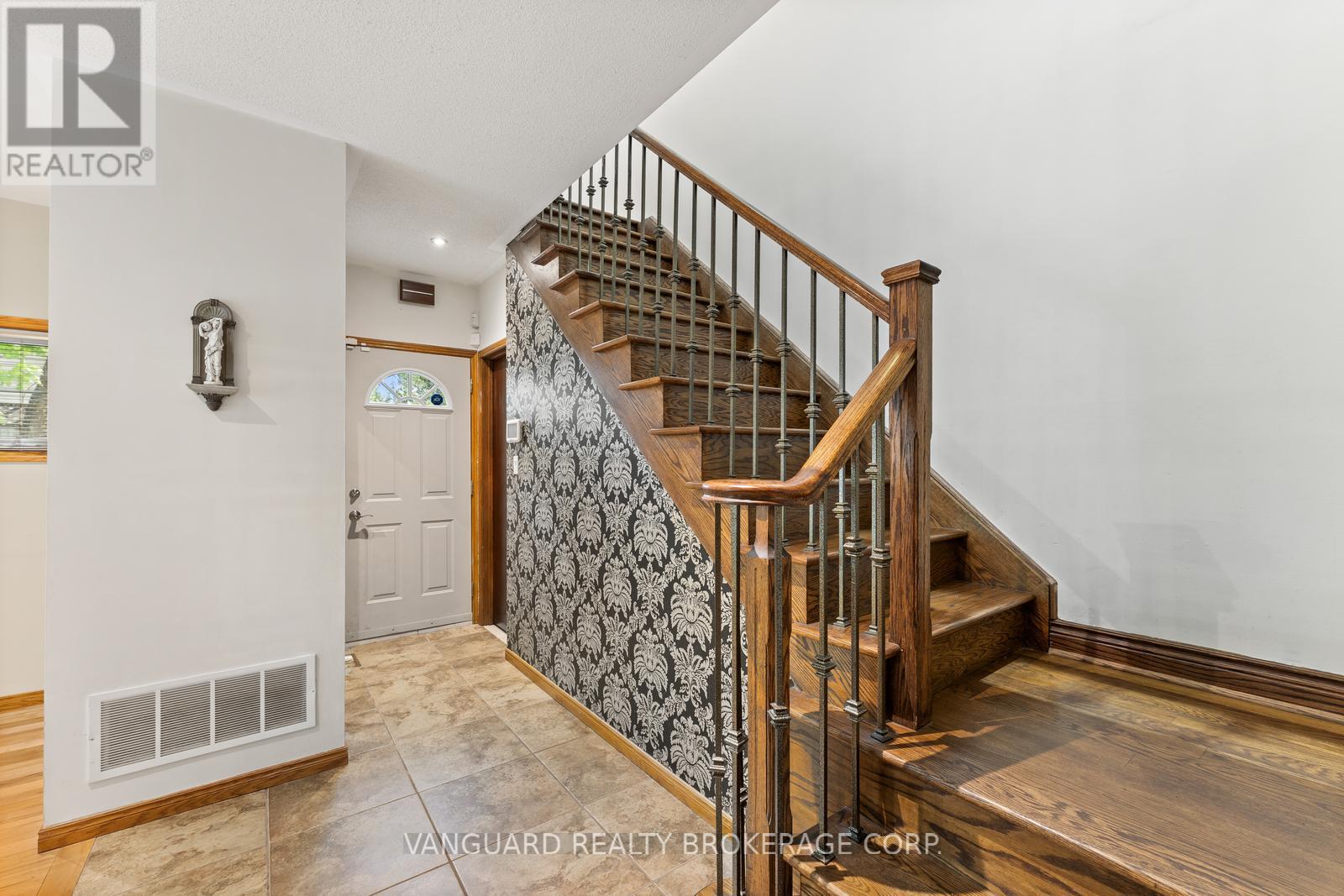 Photo 2 of 108 Queen Street S, New Tecumseth ON