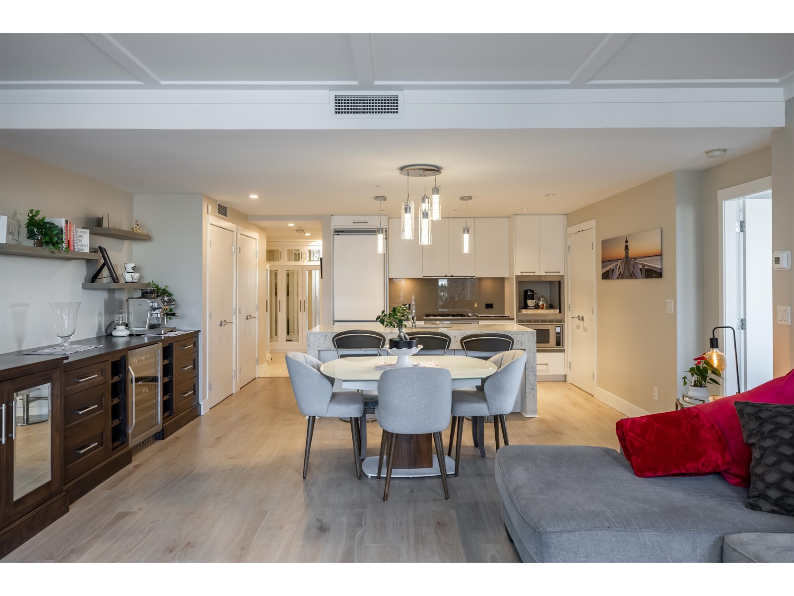 204 15152 RUSSELL AVENUE, White Rock real estate listing R3000737