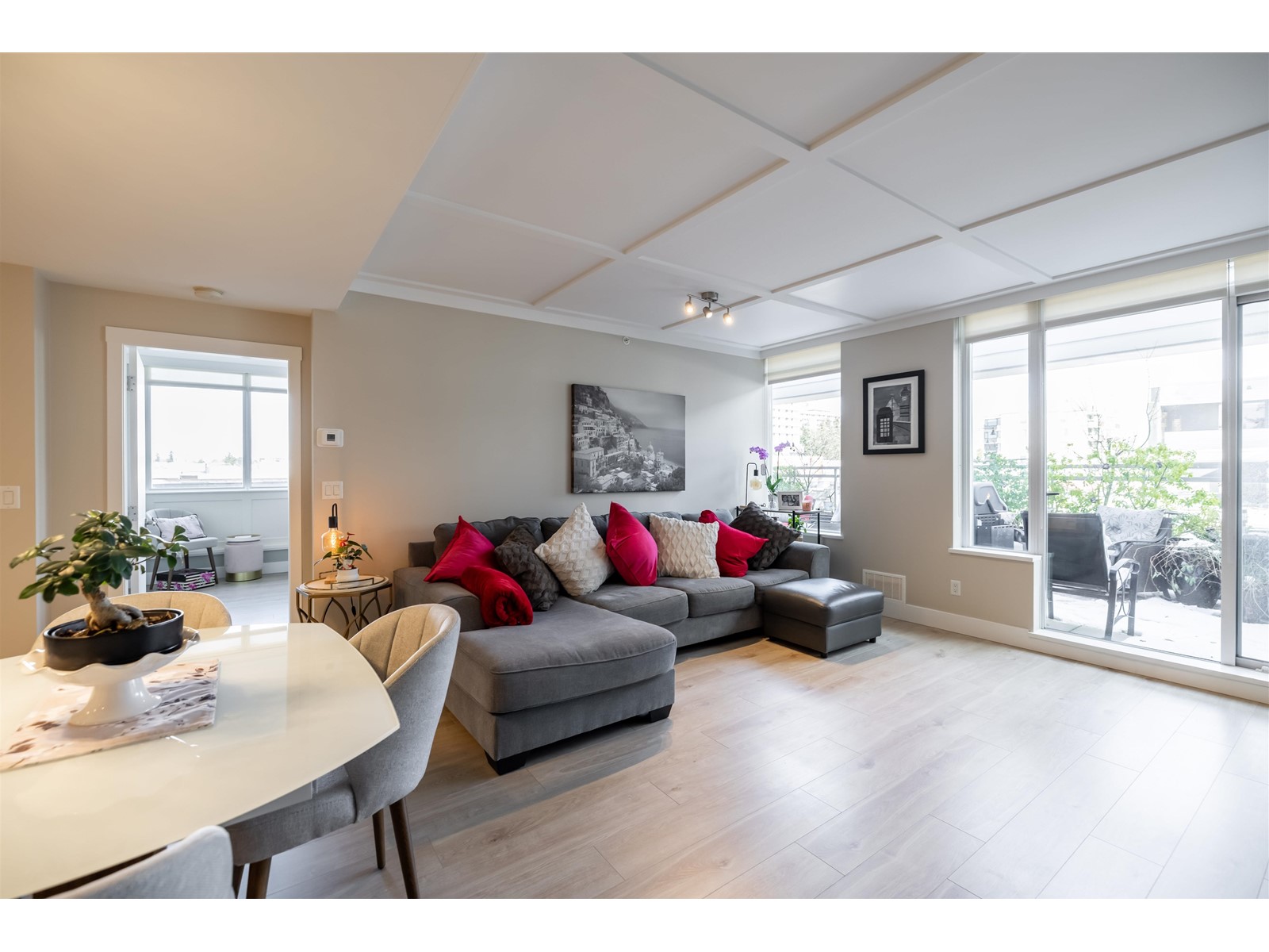 204 15152 RUSSELL AVENUE, White Rock real estate listing R3000737