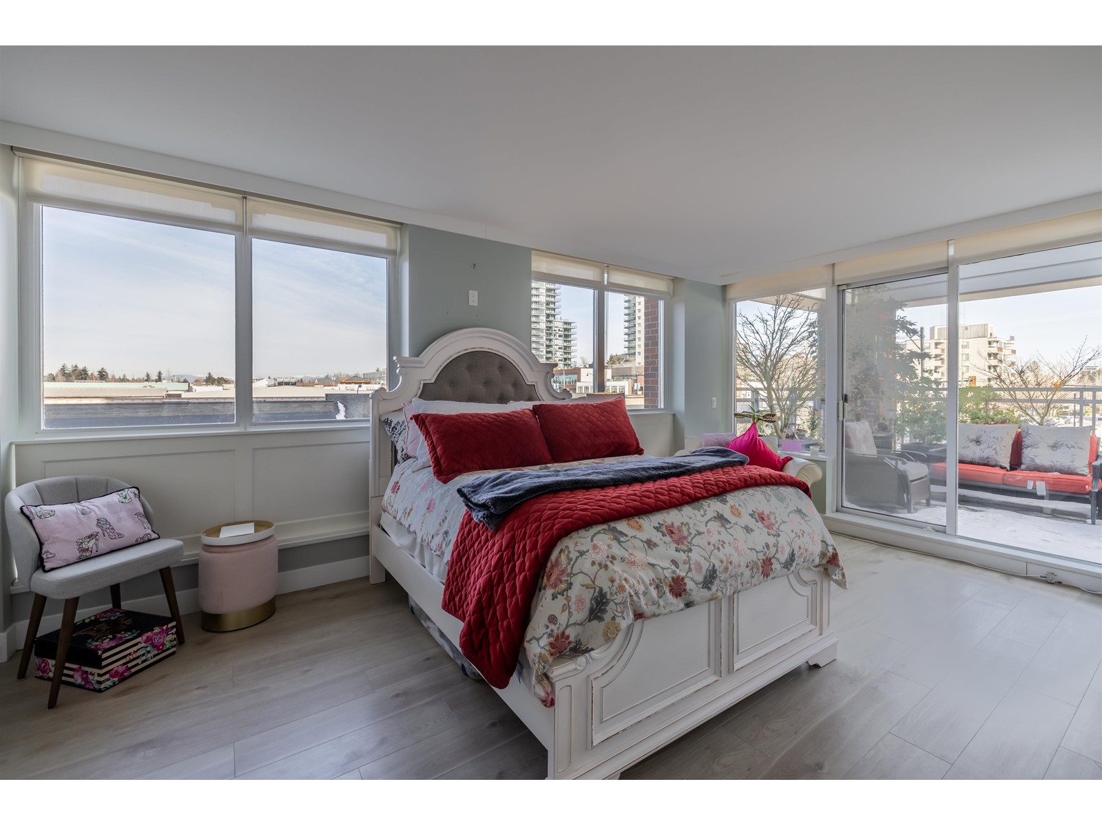 204 15152 RUSSELL AVENUE, White Rock real estate listing R3000737