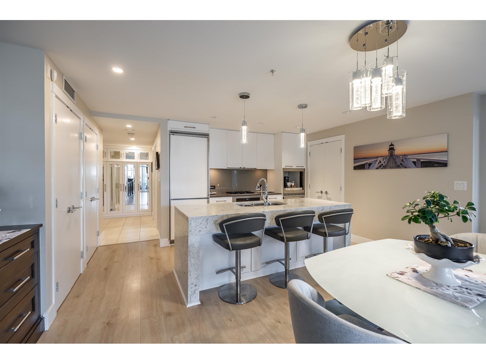 204 15152 RUSSELL AVENUE, White Rock real estate listing R3000737