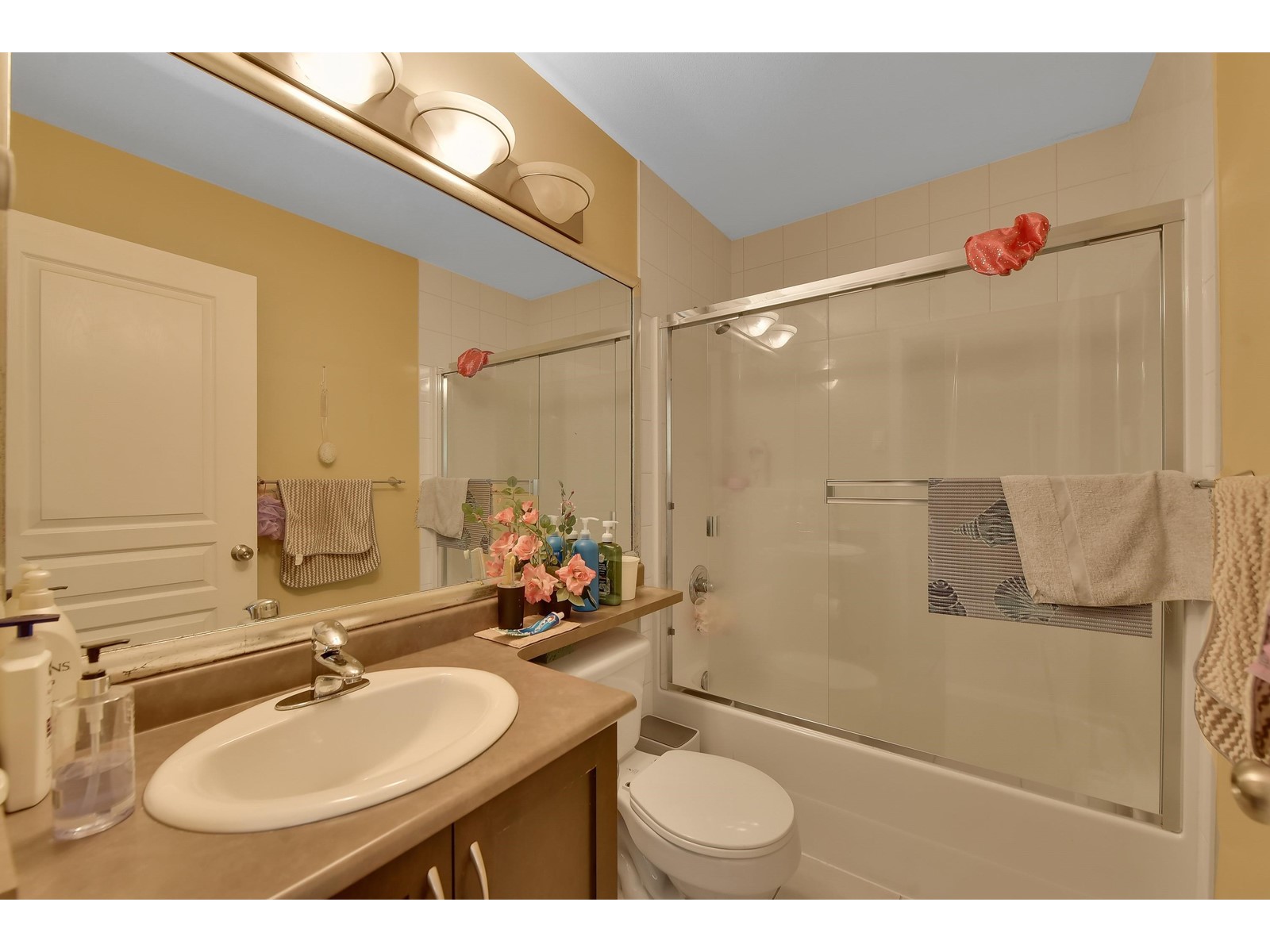 Photo 18 of 7 8676 158 Street, Surrey BC