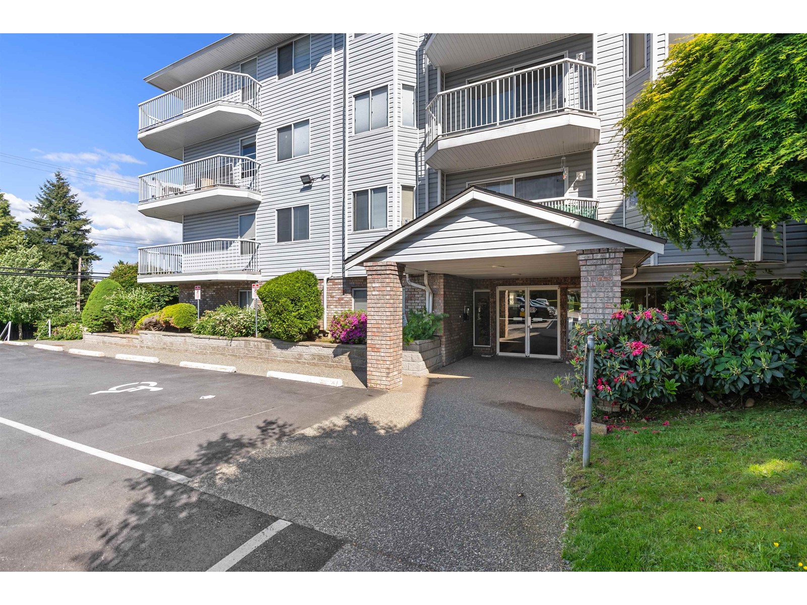 303 2750 FULLER STREET, Abbotsford real estate listing for sale