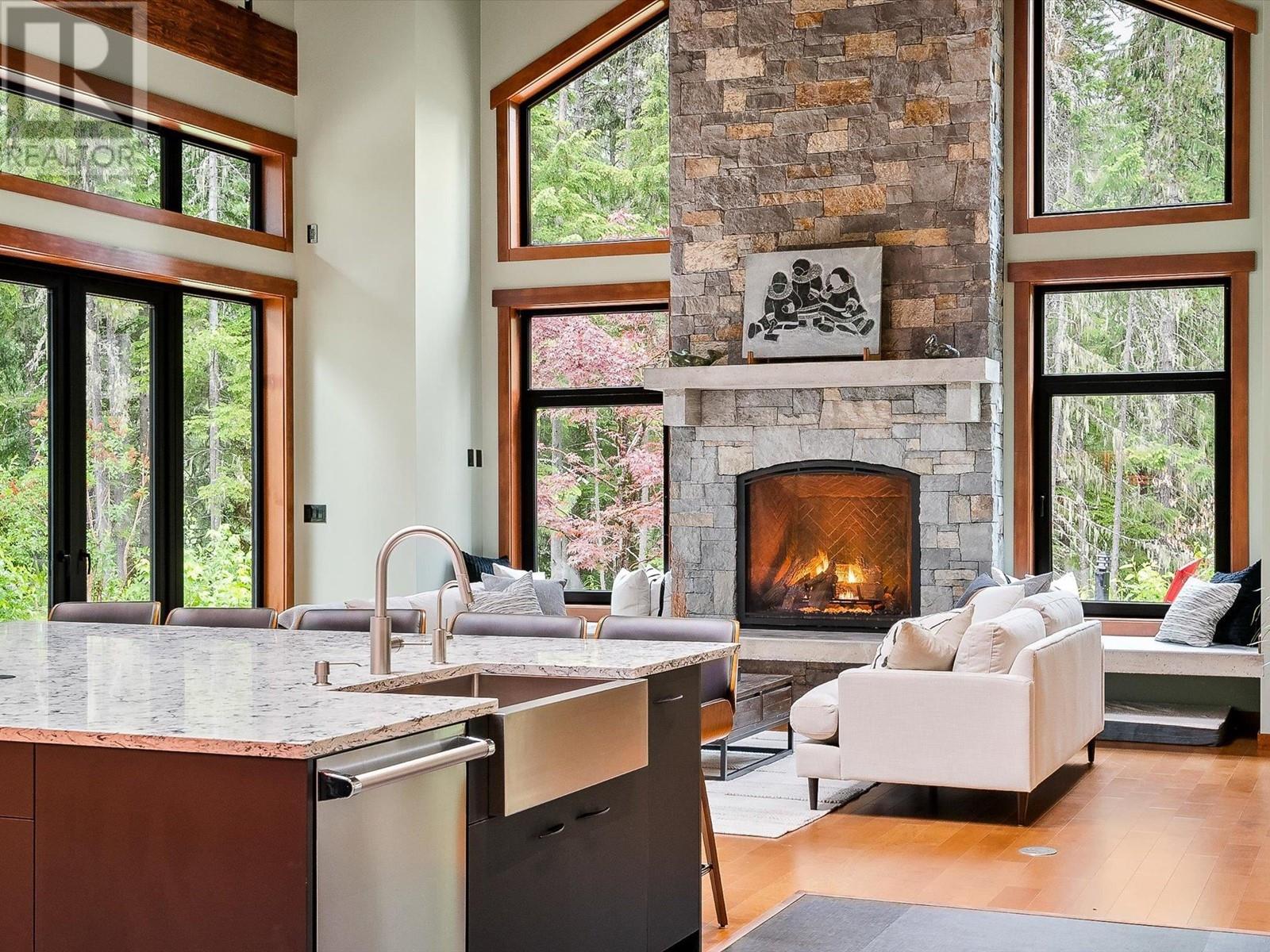 9036 RIVERSIDE DRIVE, Whistler real estate listing R2967119