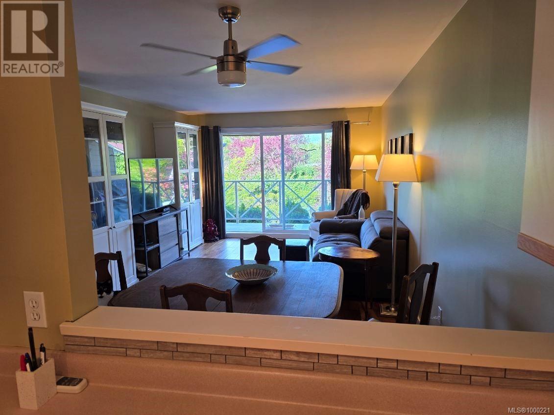 Photo 4 of 201 481 Kennedy St, Nanaimo BC