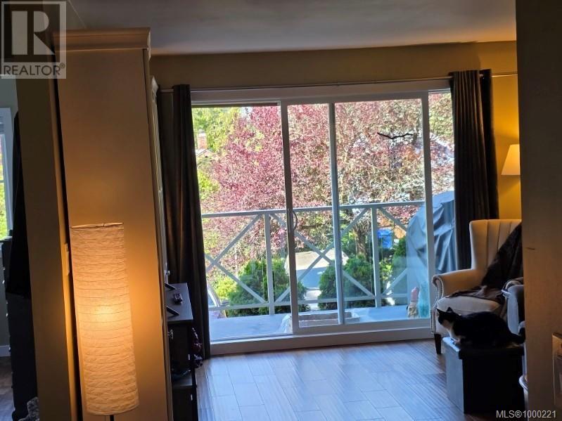 Photo 8 of 201 481 Kennedy St, Nanaimo BC