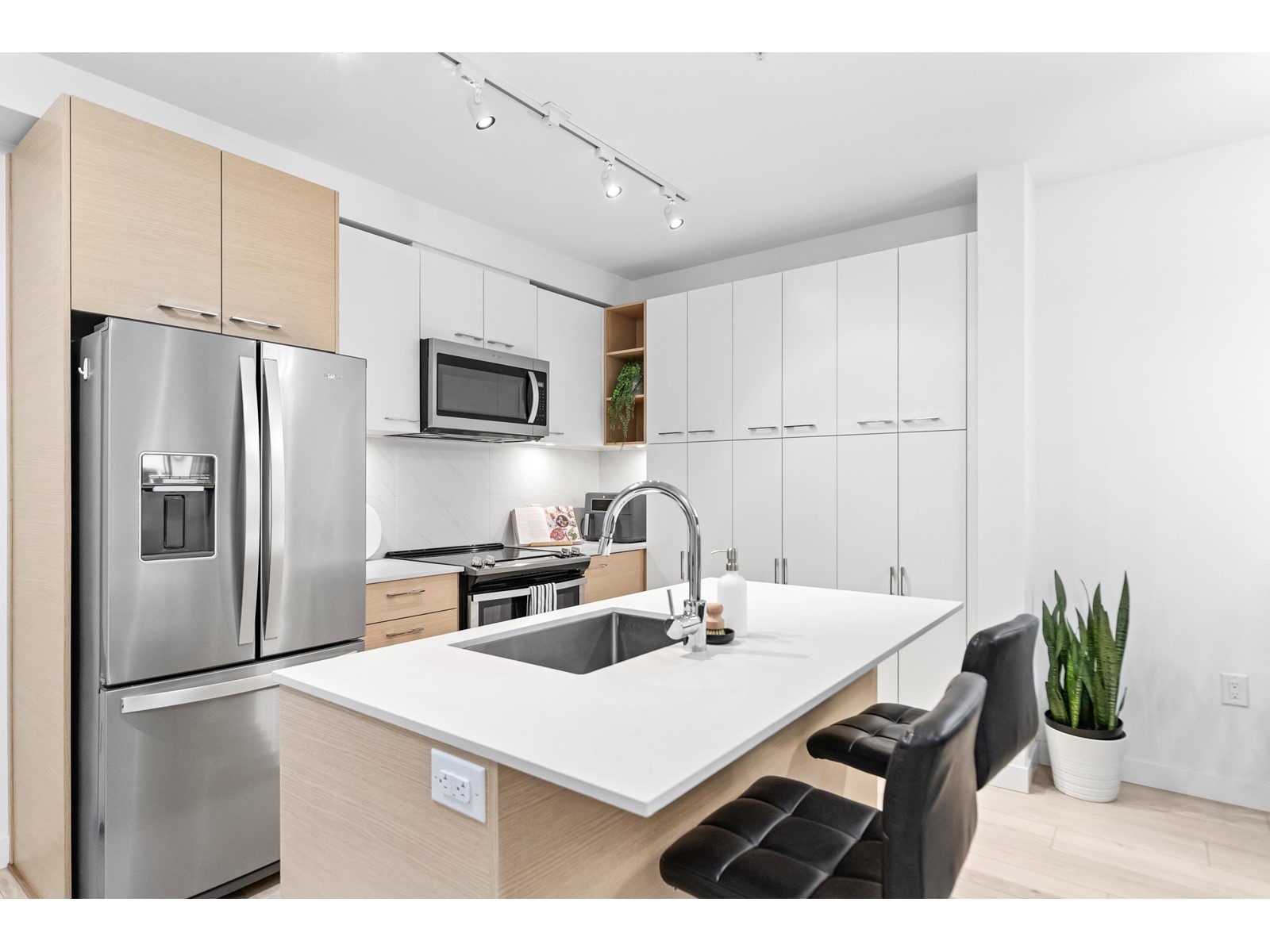 311 13963 105 BOULEVARD, Surrey real estate listing for sale