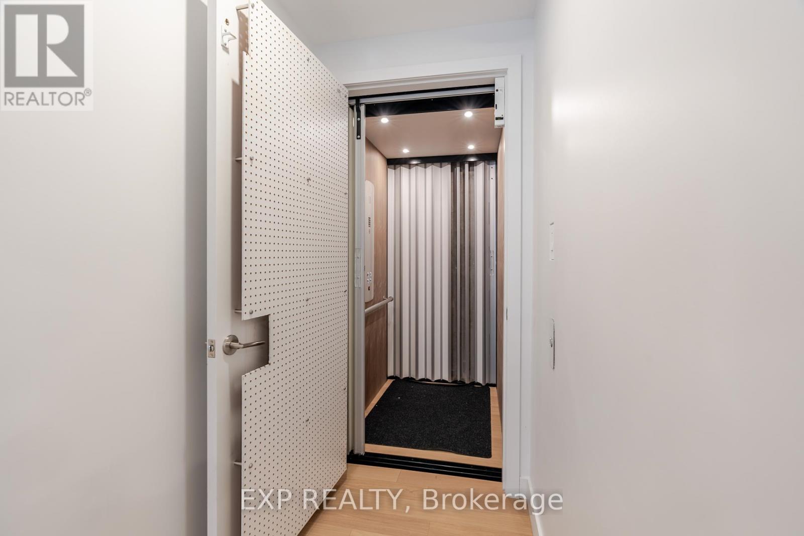Photo 33 of 1979 Prince Of Wales Drive, Ottawa ON