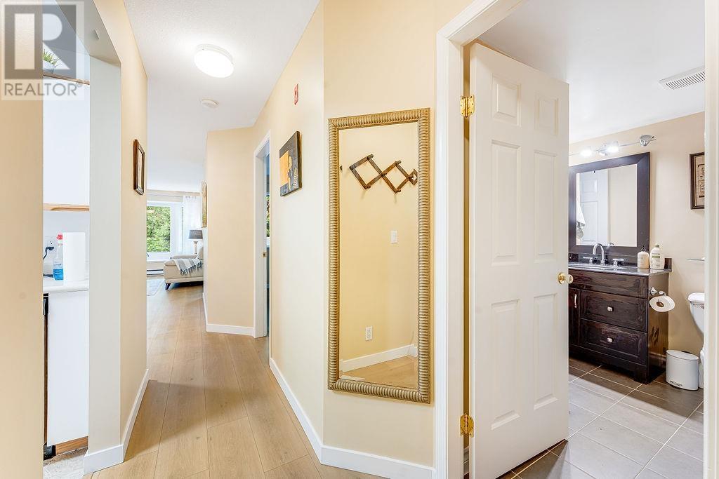 Photo 11 of 205 6860 Rumble Street, Burnaby BC