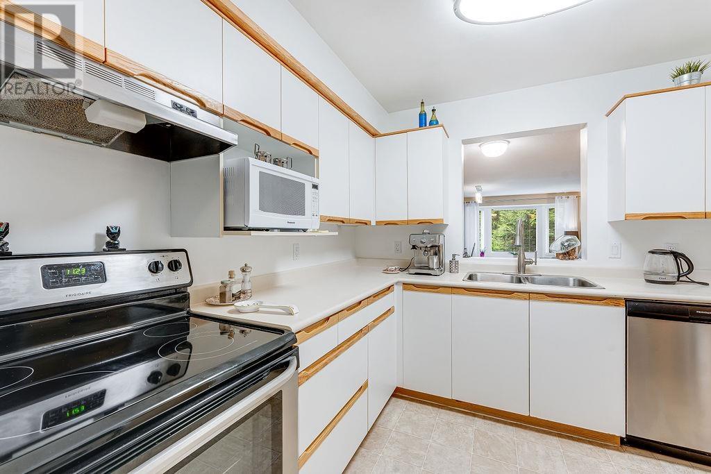 Photo 17 of 205 6860 Rumble Street, Burnaby BC