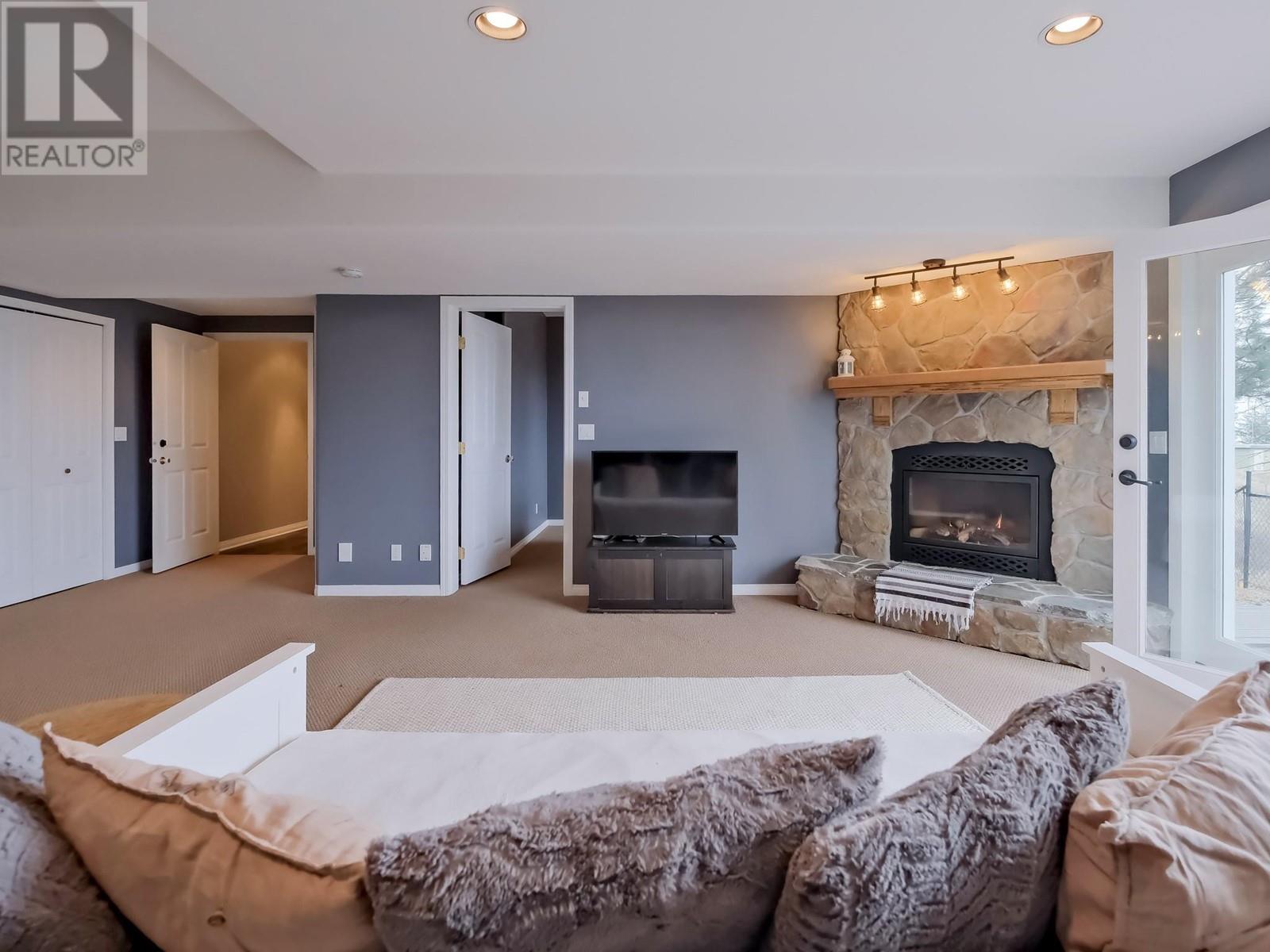  1026 McPhail Court, West Kelowna