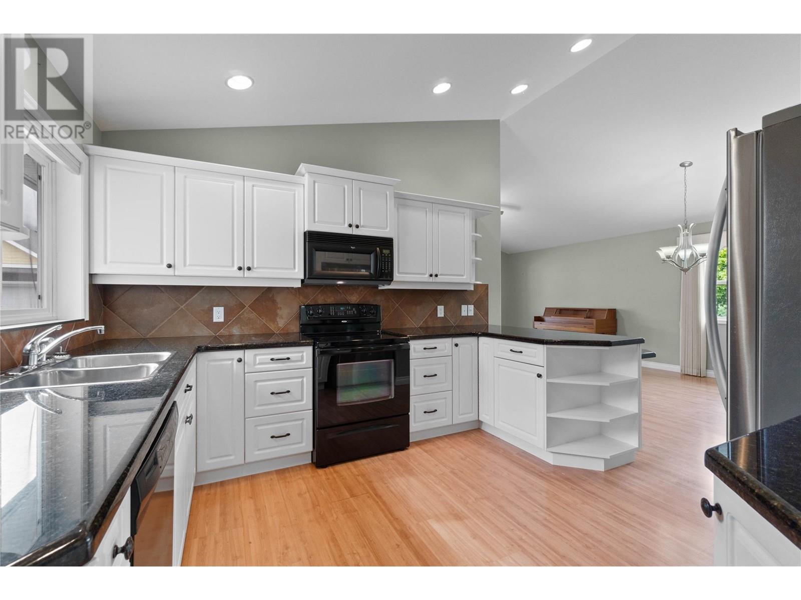 5 1231 10 Street Southwest, Salmon Arm