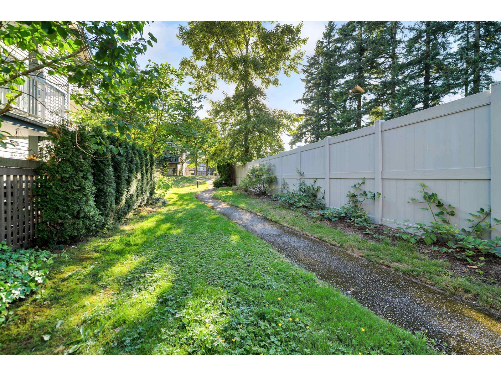 Photo 13 of 106 10675 138 A Street, Surrey BC