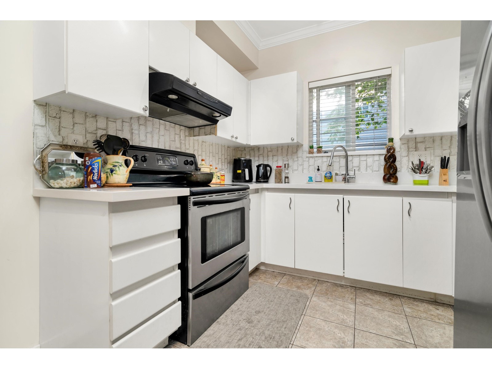 Photo 5 of 106 10675 138 A Street, Surrey BC