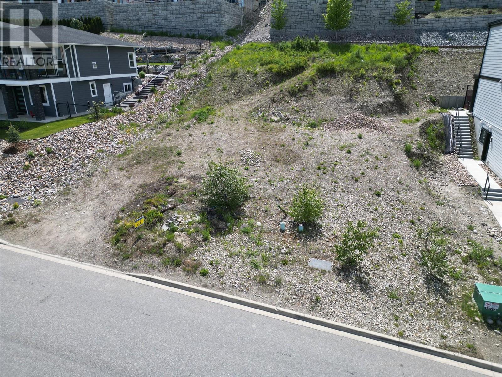 Photo 6 of 1040 17 Avenue Se, Salmon Arm BC