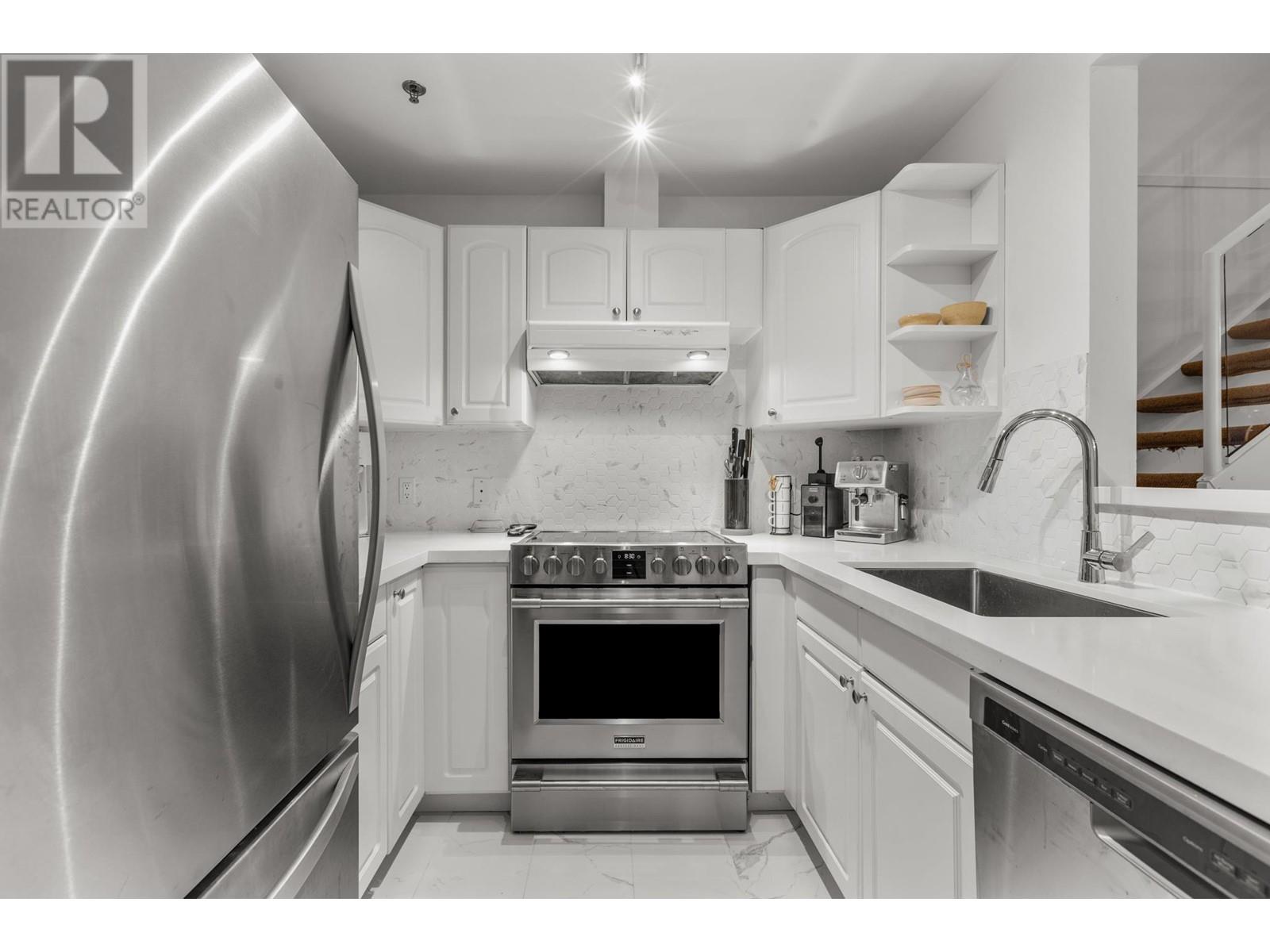 Photo 12 of 10 1038 W 7th Avenue, Vancouver BC