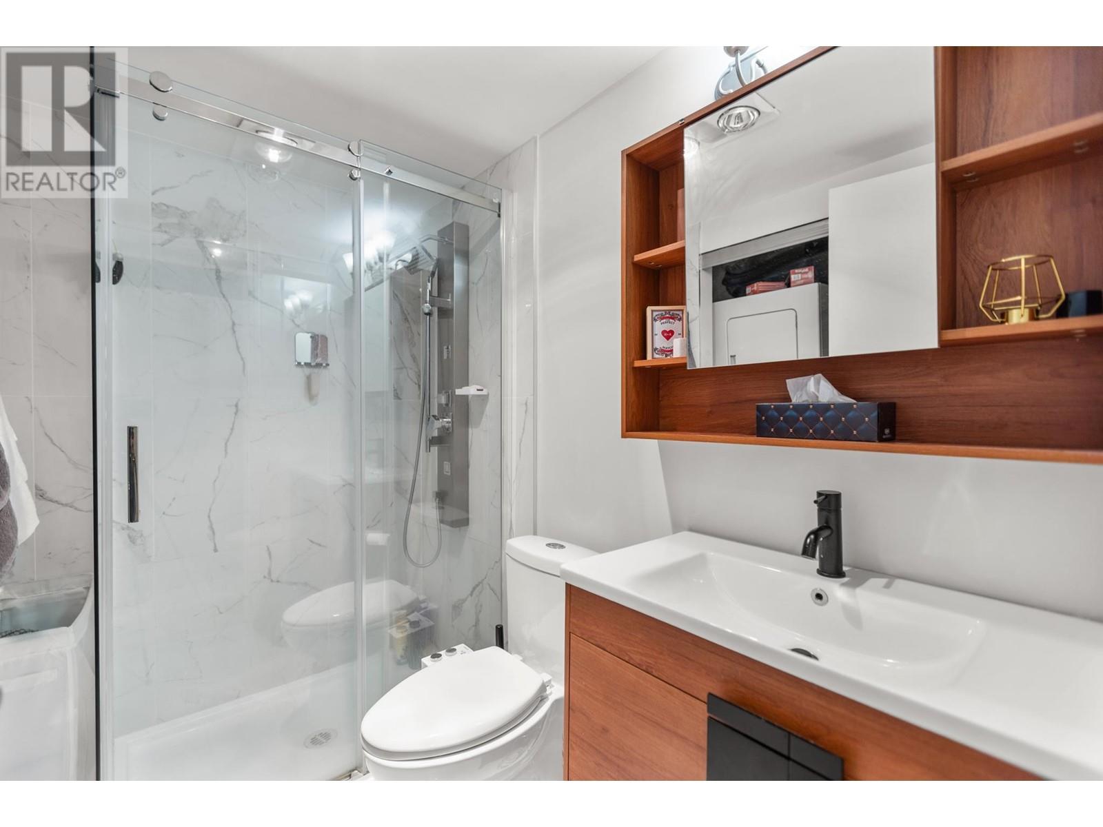 Photo 16 of 10 1038 W 7th Avenue, Vancouver BC