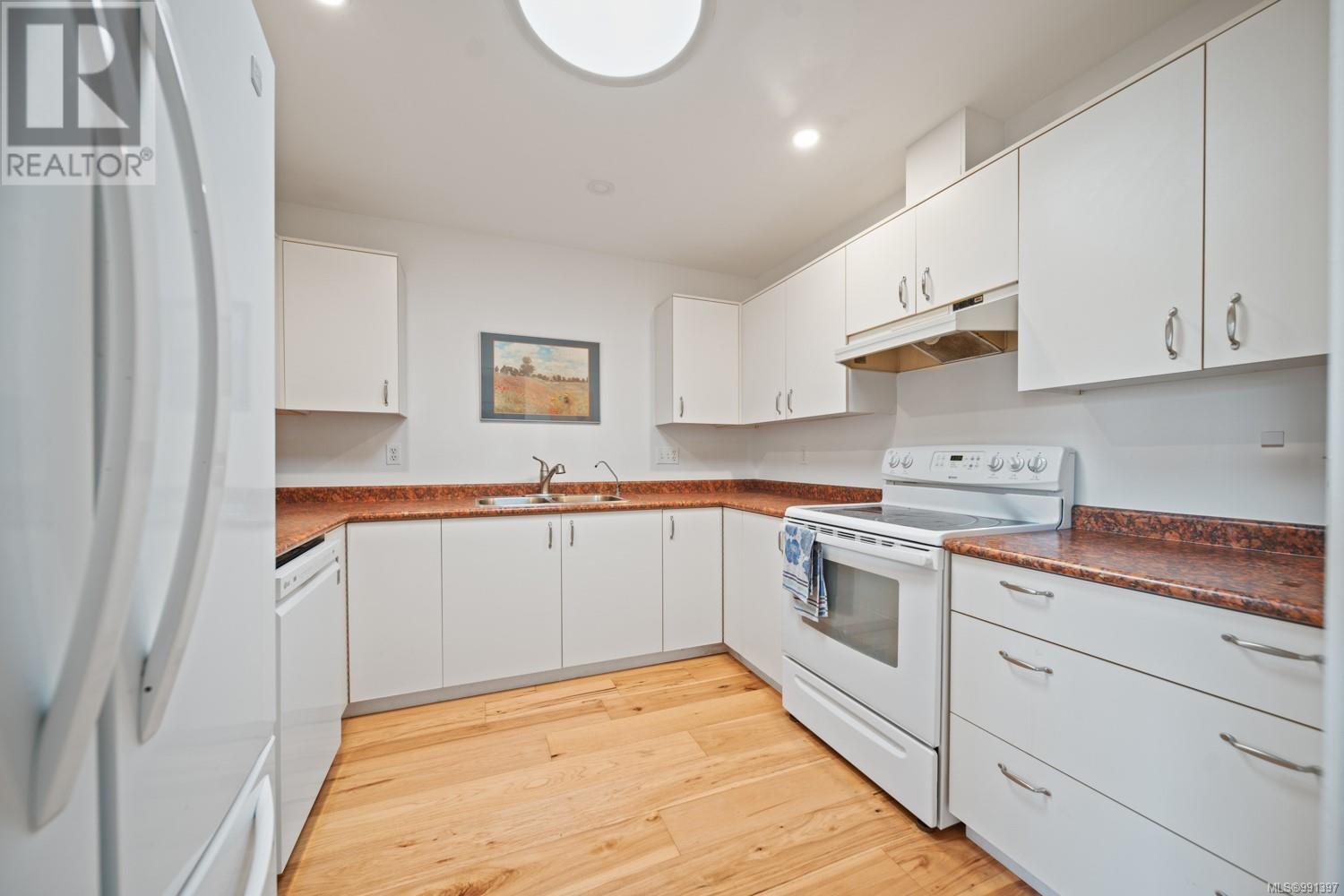 14 100 Abbey Lane, Parksville real estate listing 991397