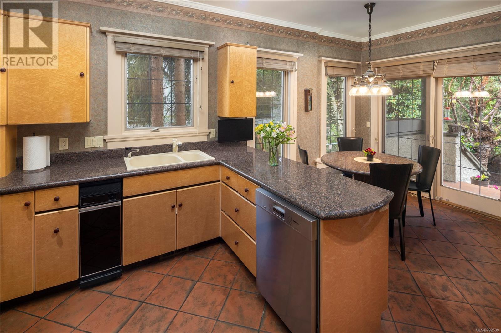 Single Family House for Sale in  Shasta Pl Victoria 
