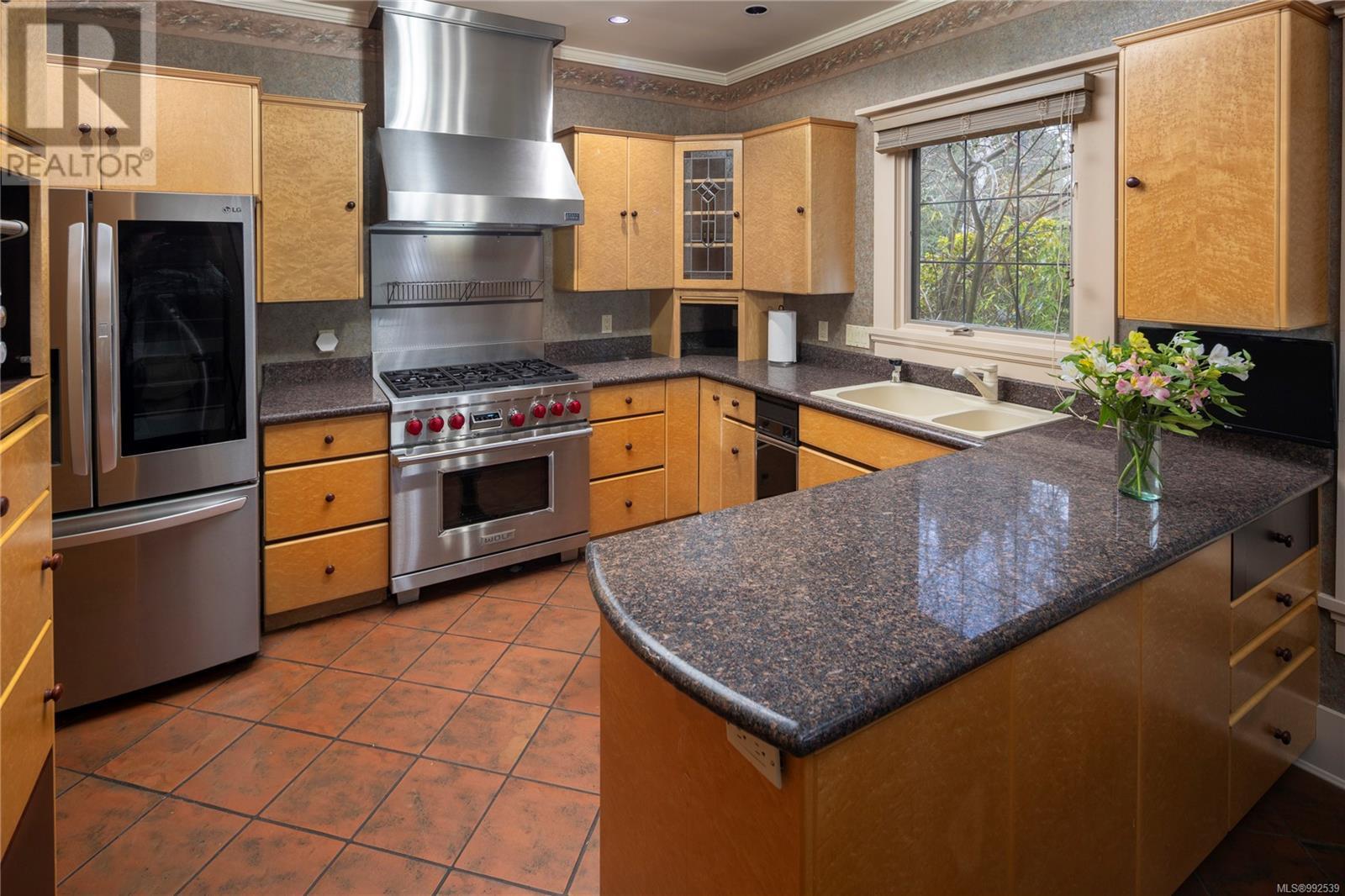 Single Family House for Sale in  Shasta Pl Victoria 