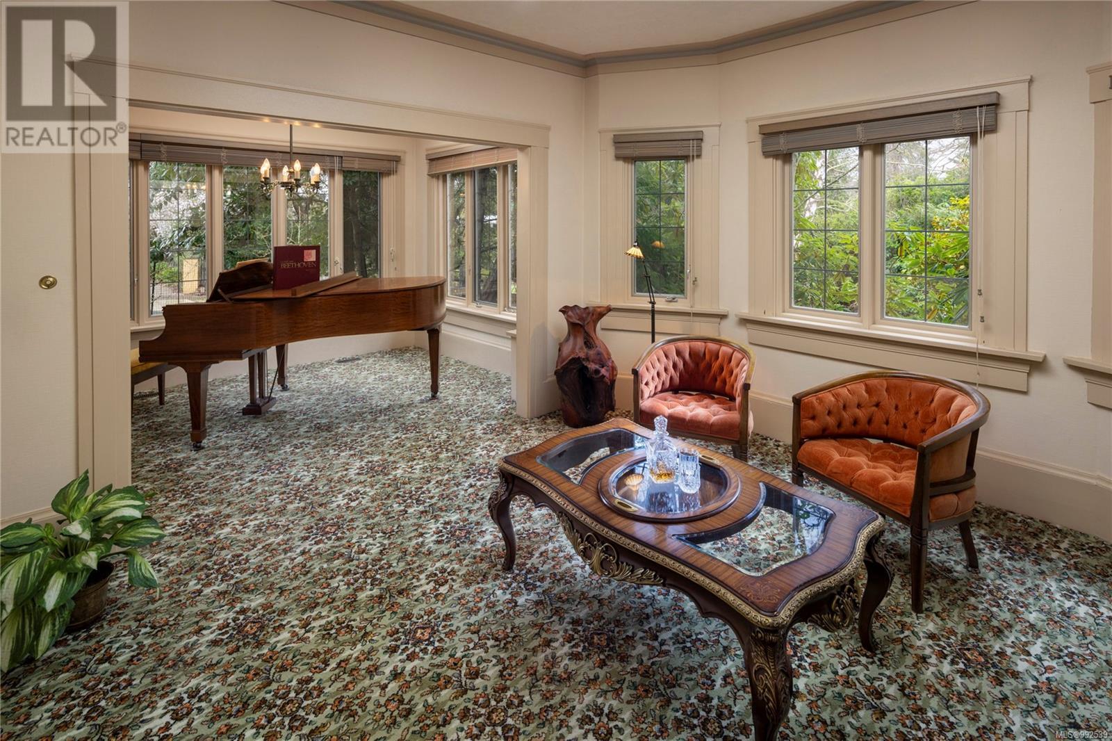 Single Family House for Sale in  Shasta Pl Victoria 
