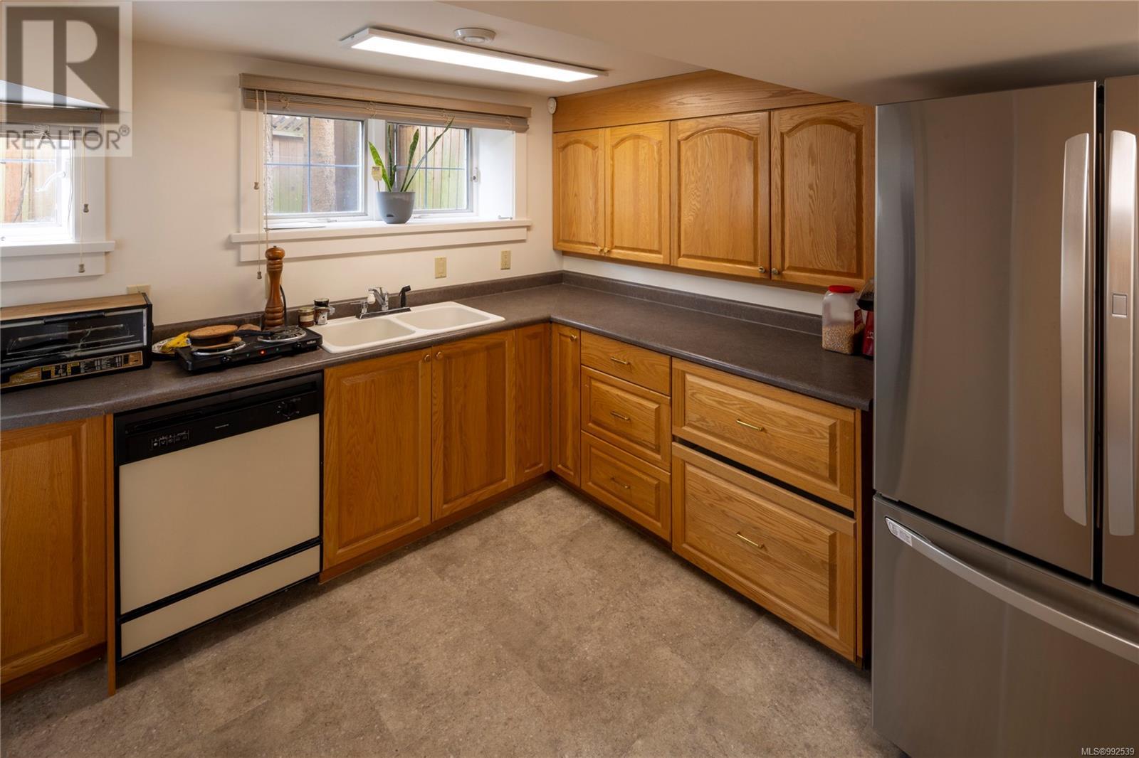 Single Family House for Sale in  Shasta Pl Victoria 