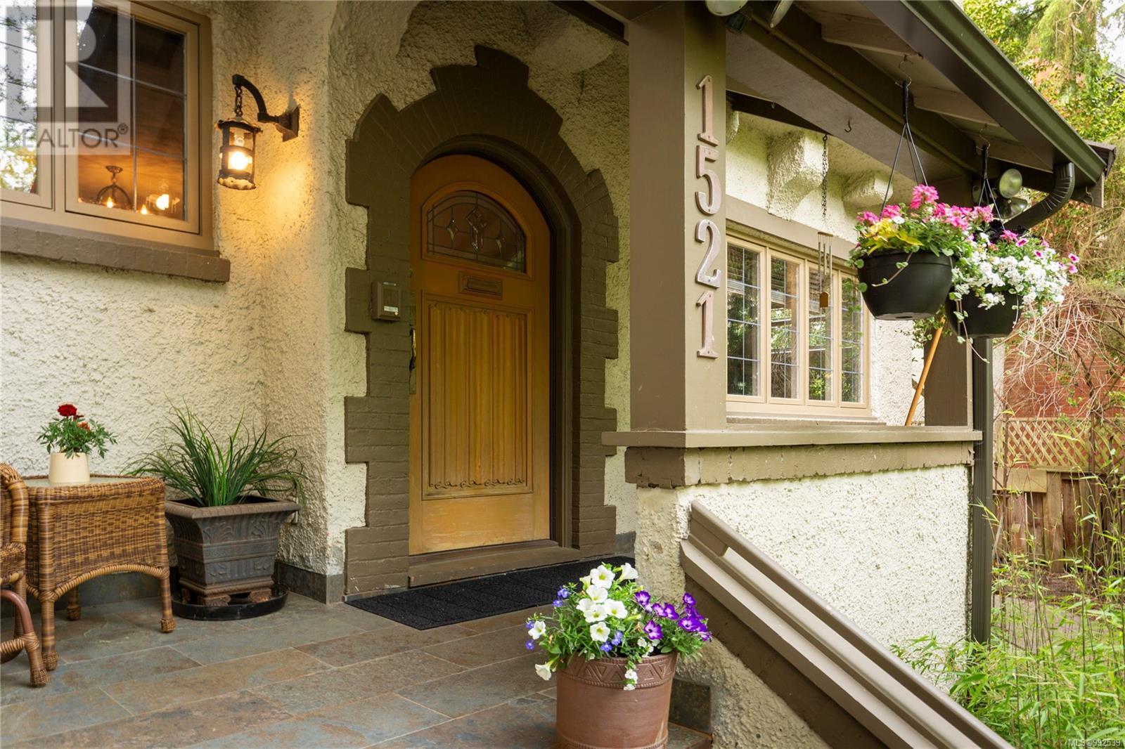 Single Family House for Sale in  Shasta Pl Victoria 