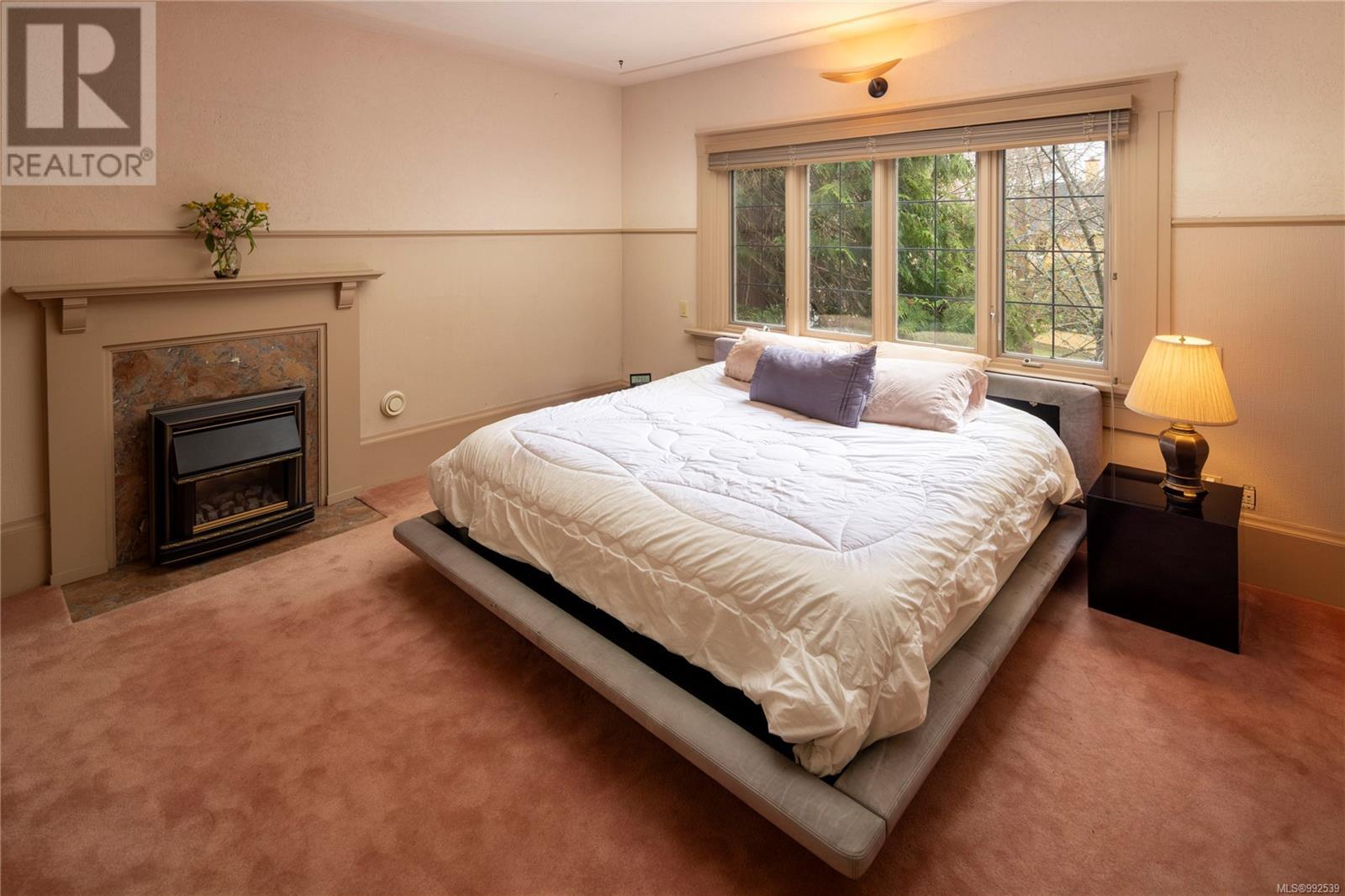 Single Family House for Sale in  Shasta Pl Victoria 