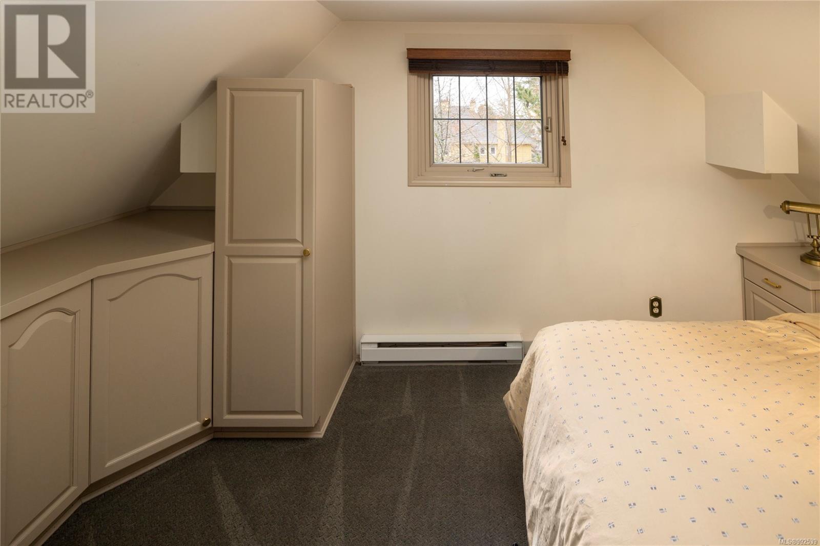 Single Family House for Sale in  Shasta Pl Victoria 