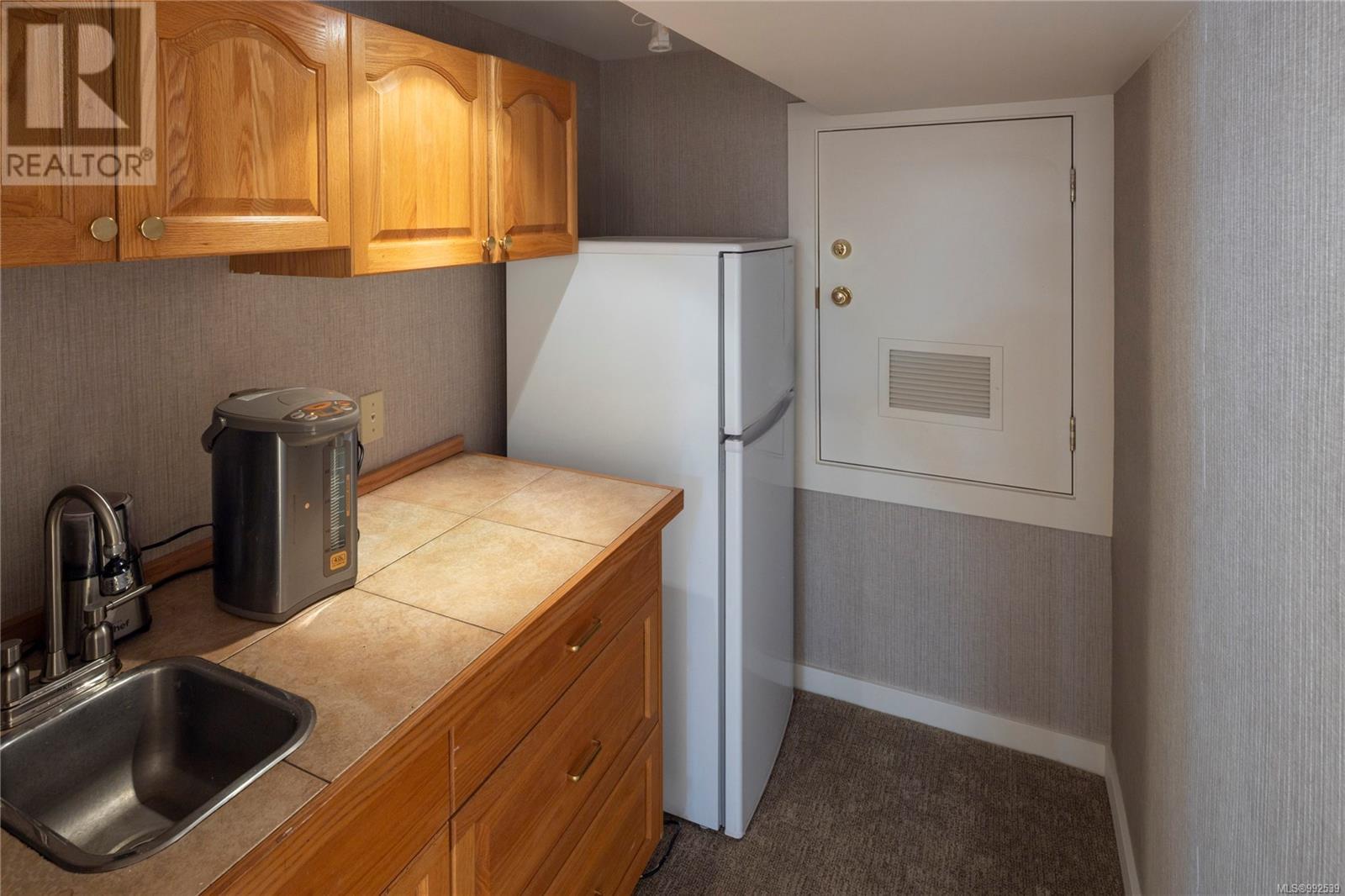 Single Family House for Sale in  Shasta Pl Victoria 