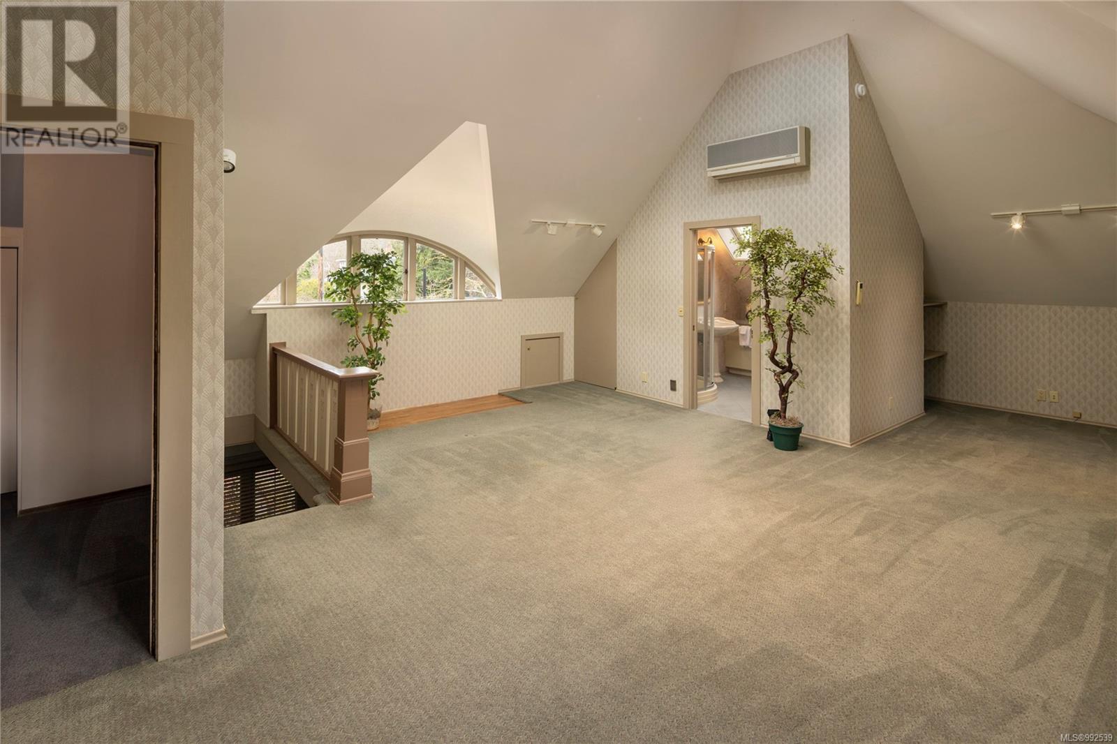 Single Family House for Sale in  Shasta Pl Victoria 