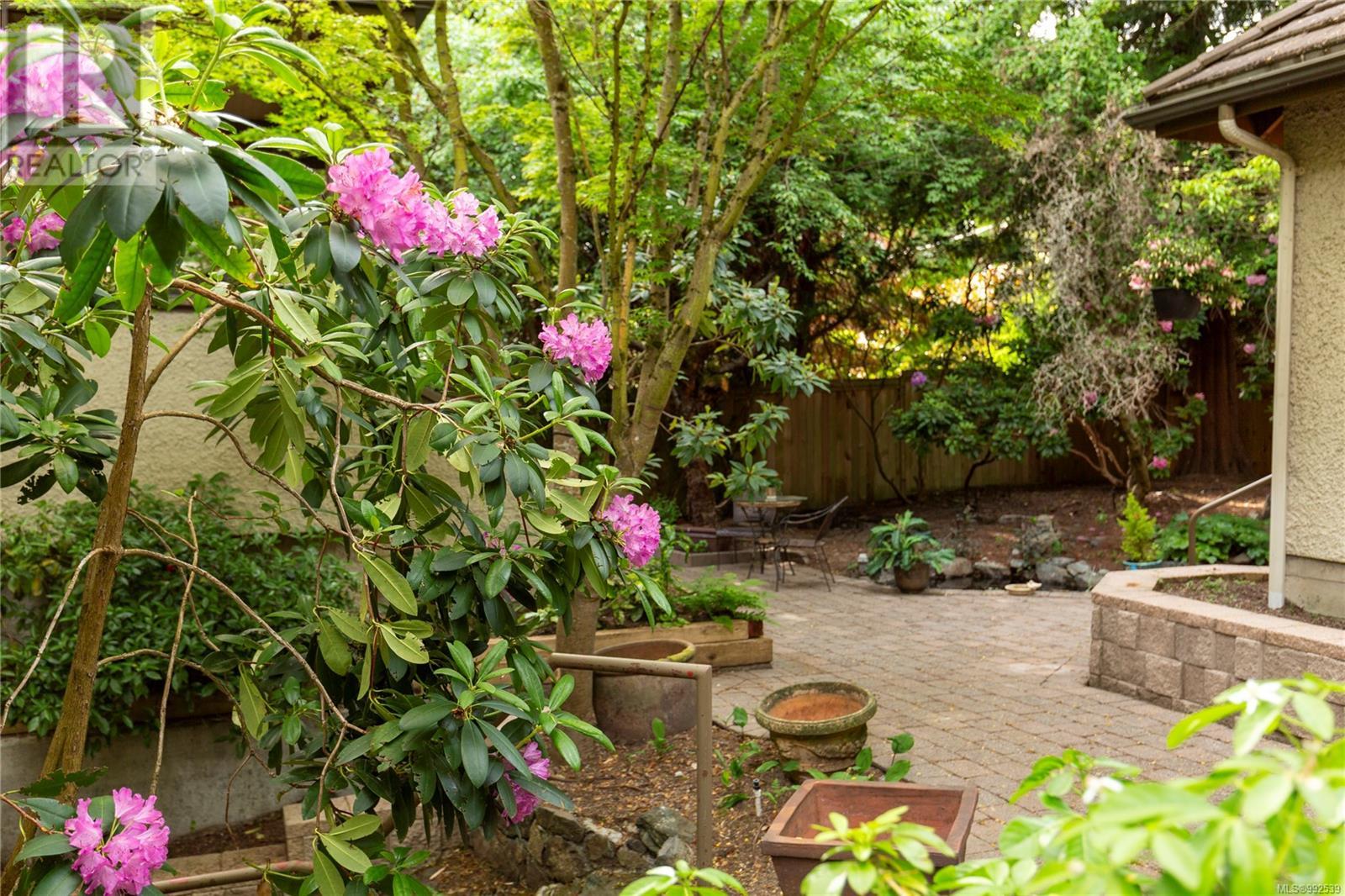 Single Family House for Sale in  Shasta Pl Victoria 