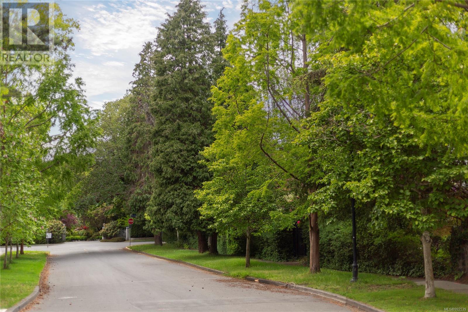 Single Family House for Sale in  Shasta Pl Victoria 