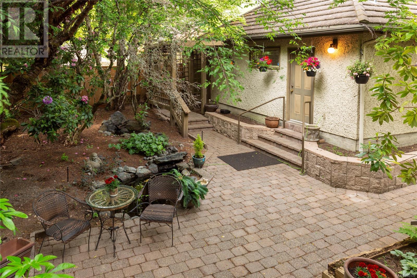 Single Family House for Sale in  Shasta Pl Victoria 
