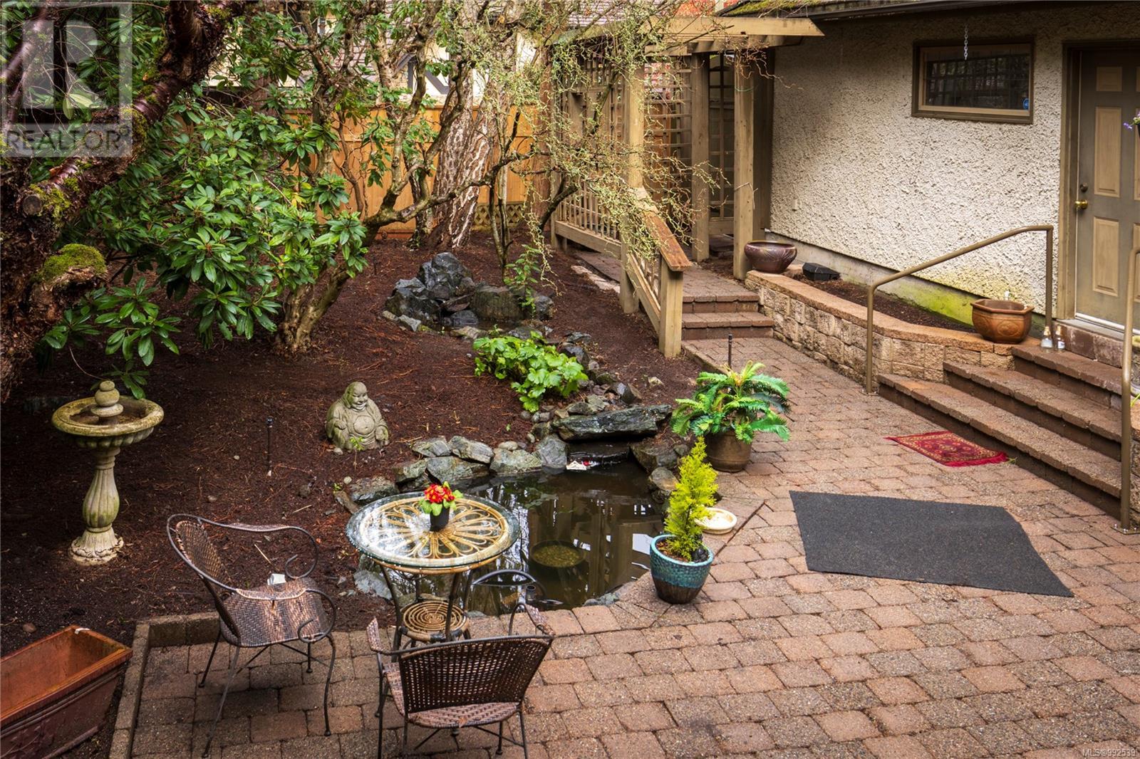 Single Family House for Sale in  Shasta Pl Victoria 