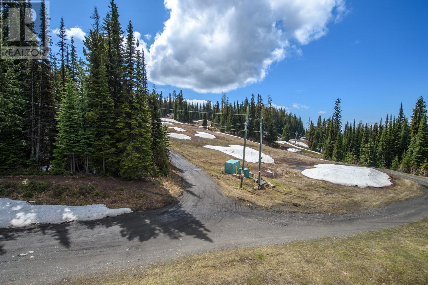 #306 9808 SILVER STAR ROAD - Image 16