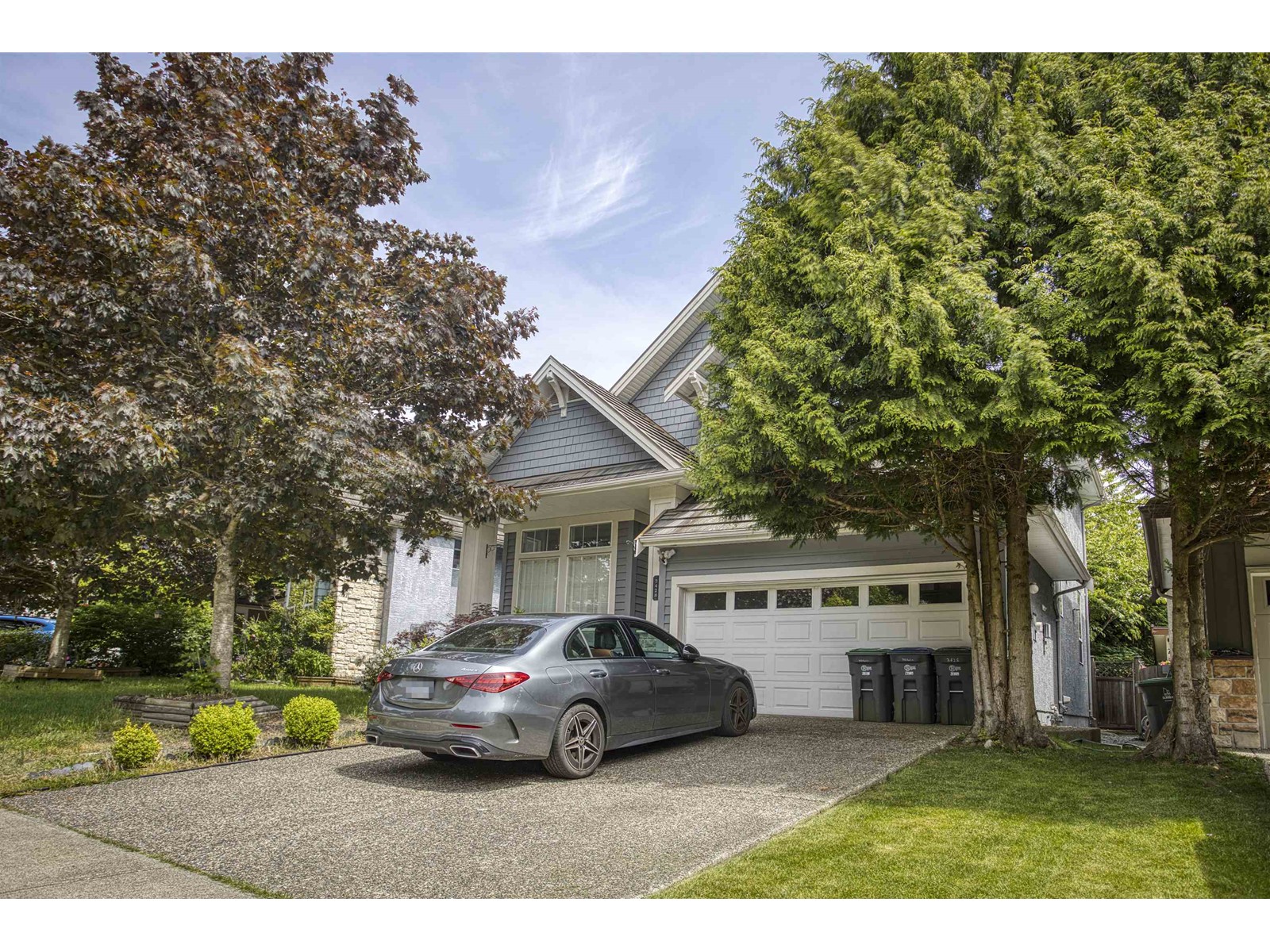 Photo 3 of 3428 Rosemary Heights Drive, Surrey BC