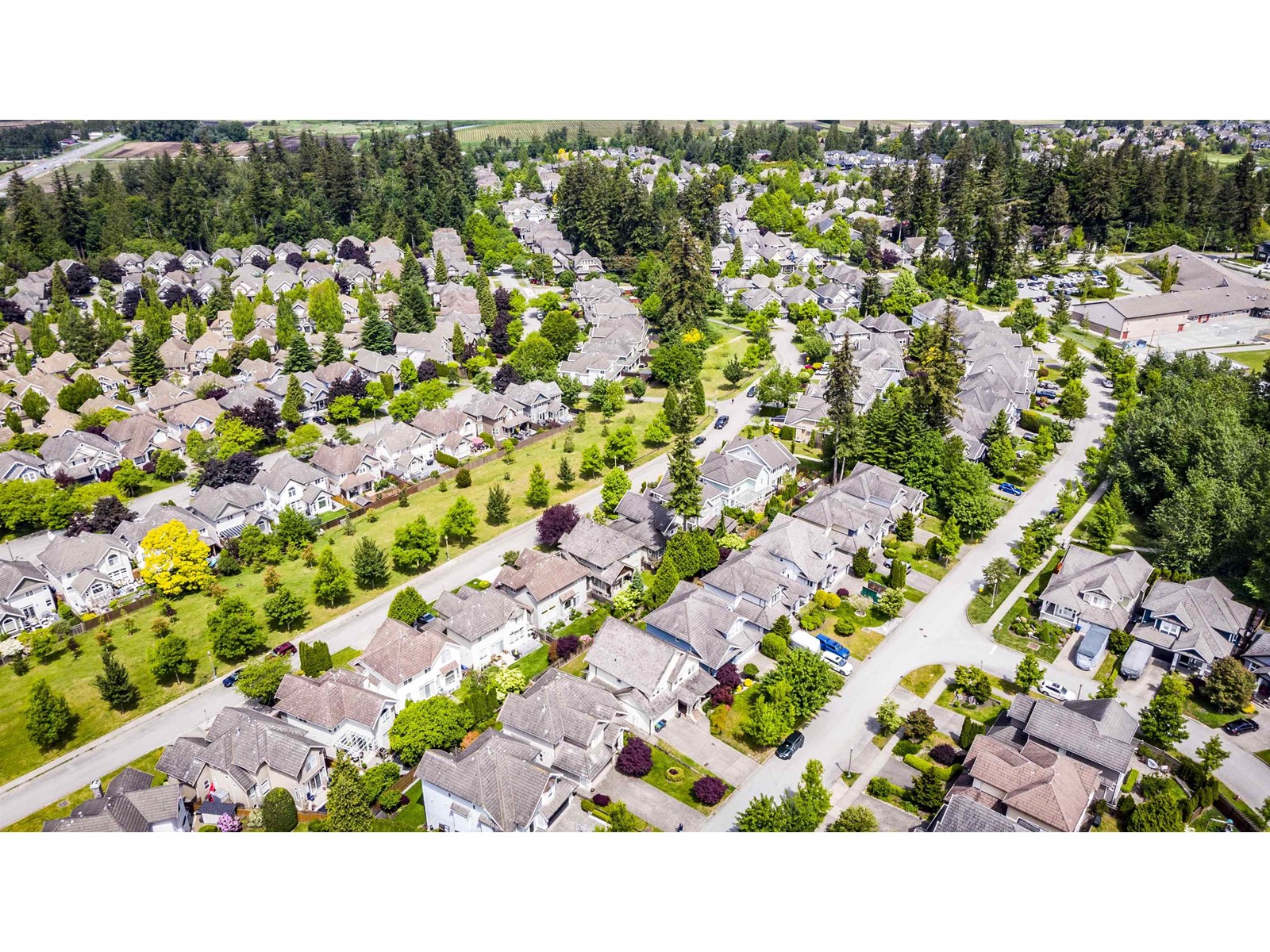 Photo 31 of 3428 Rosemary Heights Drive, Surrey BC